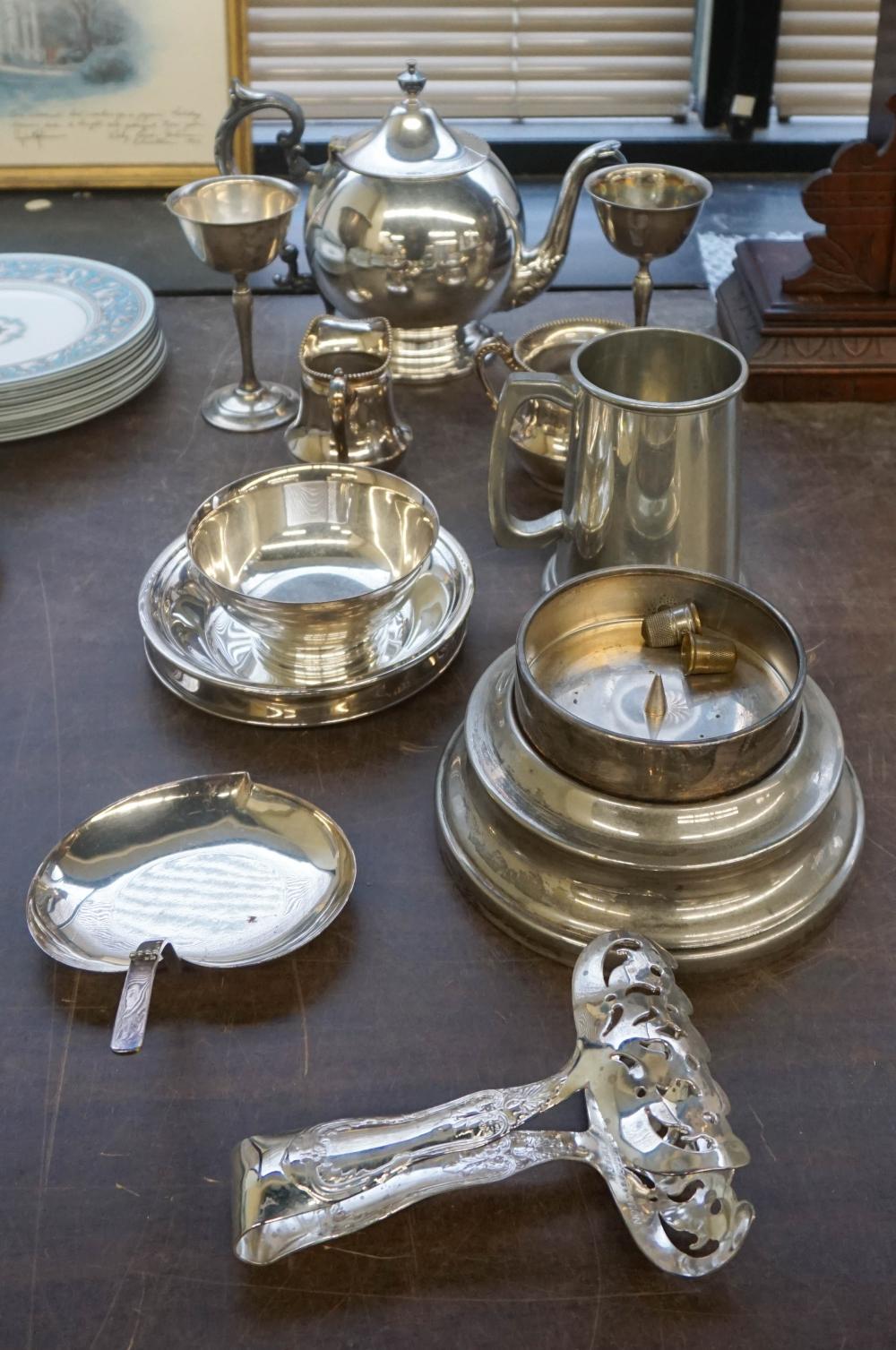 COLLECTION OF ASSORTED SILVER PLATE 2e4dc6