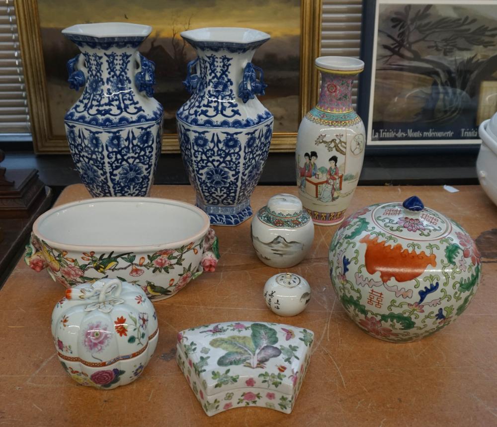 COLLECTION OF NINE CHINESE CERAMIC 2e4dc3