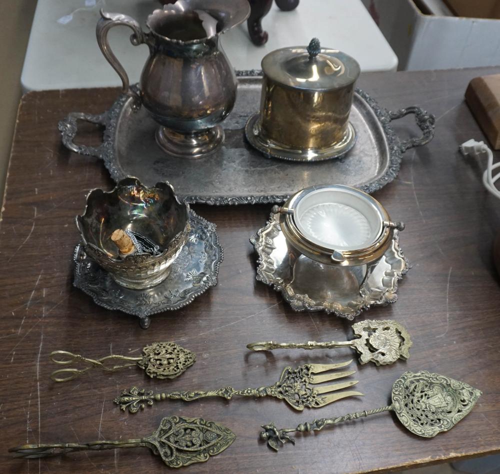 GROUP OF ASSORTED SILVERPLATE INCLUDING