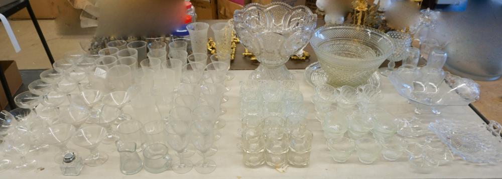 COLLECTION OF GLASSWARE INCLUDING 2e4df0