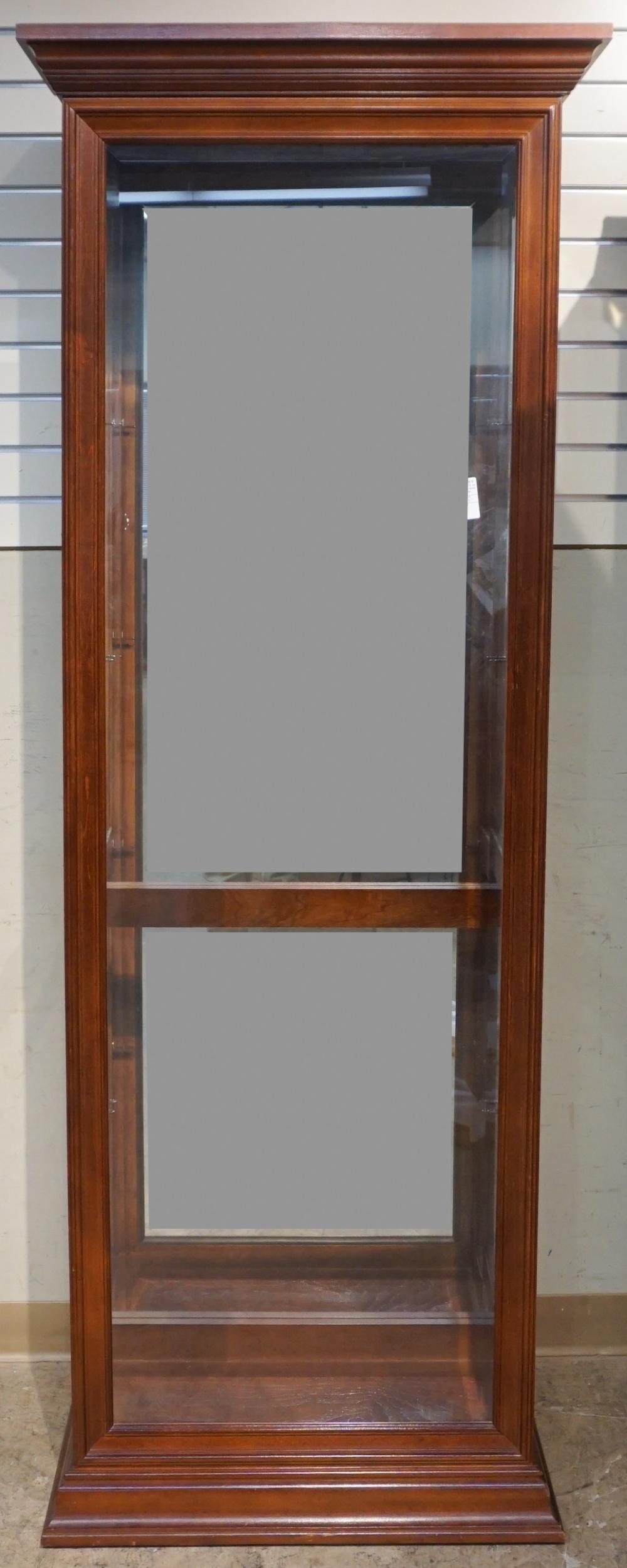 PULASKI FURNITURE CHERRY VITRINE 2e4df7