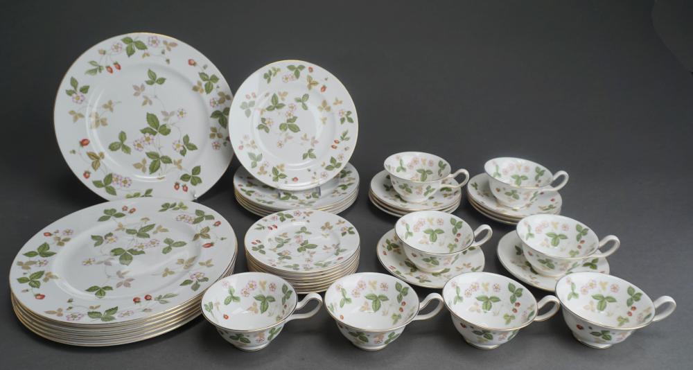 WEDGWOOD 37-PIECE 'WILD STRAWBERRY'