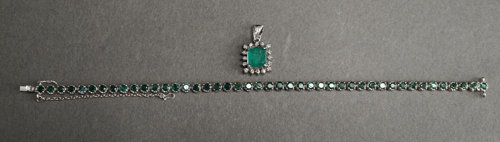 WHITE-METAL AND EMERALD BRACELET