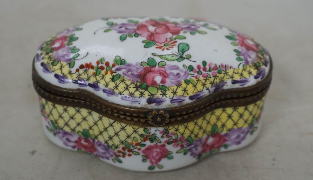 CHINESE EXPORT PORCELAIN HINGED