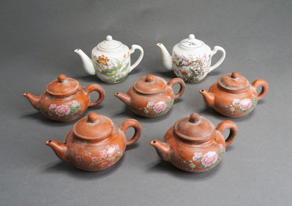 COLLECTION OF CHINESE YIXING WARE 2e4f97