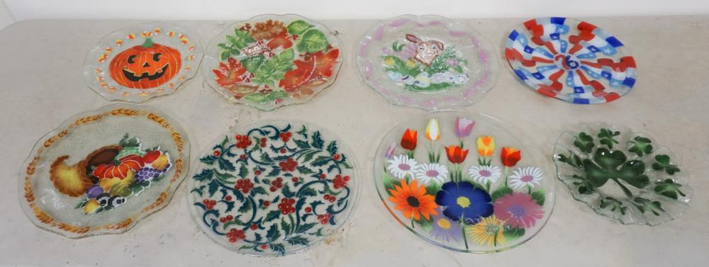 GROUP OF EIGHT ASSORTED GLASS PLATTERSGroup 2e500e