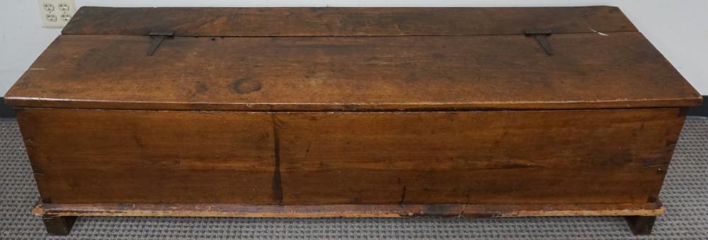 EARLY AMERICAN STYLE CEDAR BLANKET CHEST,