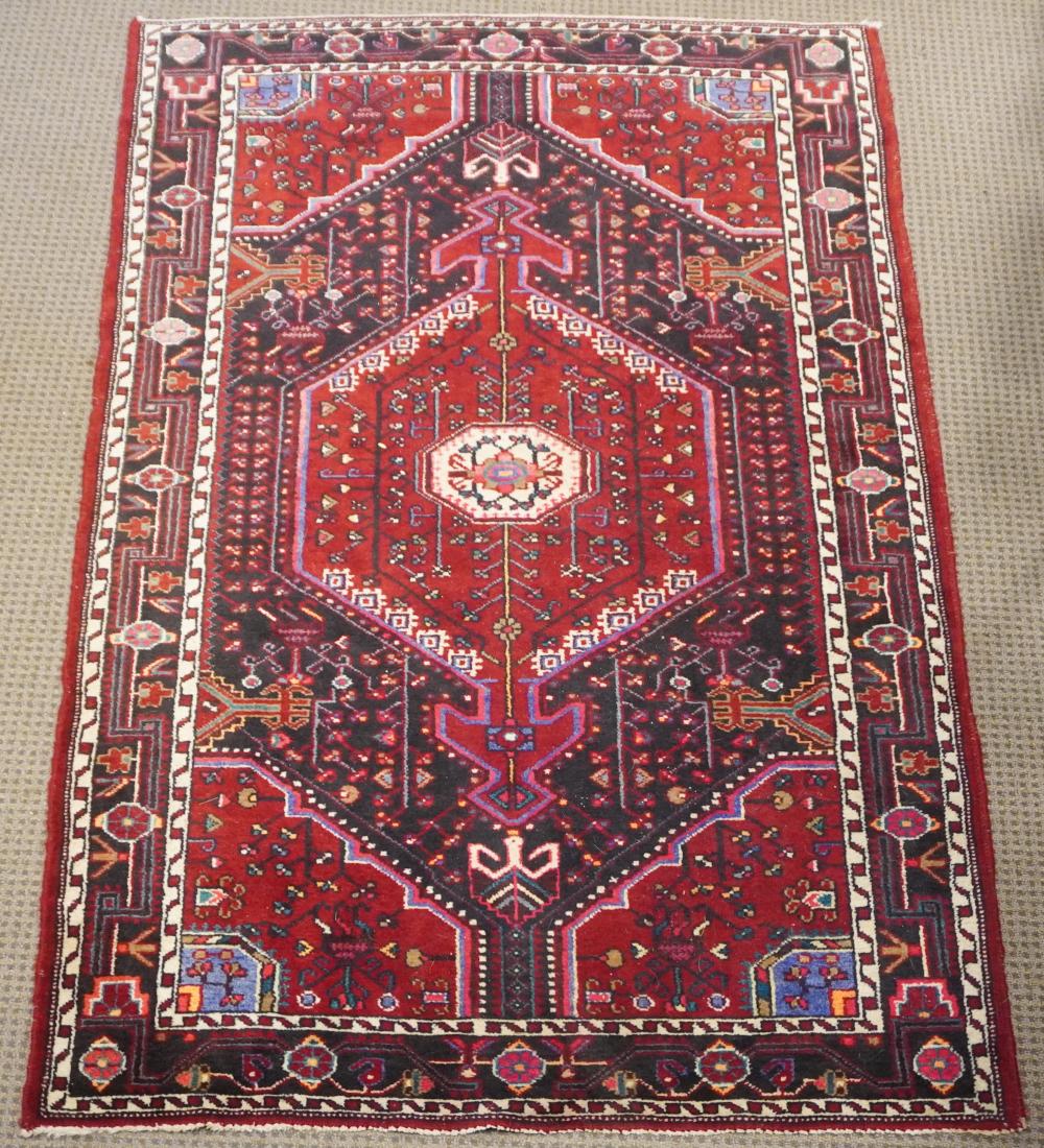 MAHAL RUG, 6 FT 6 IN X 4 FT 3 INMahal