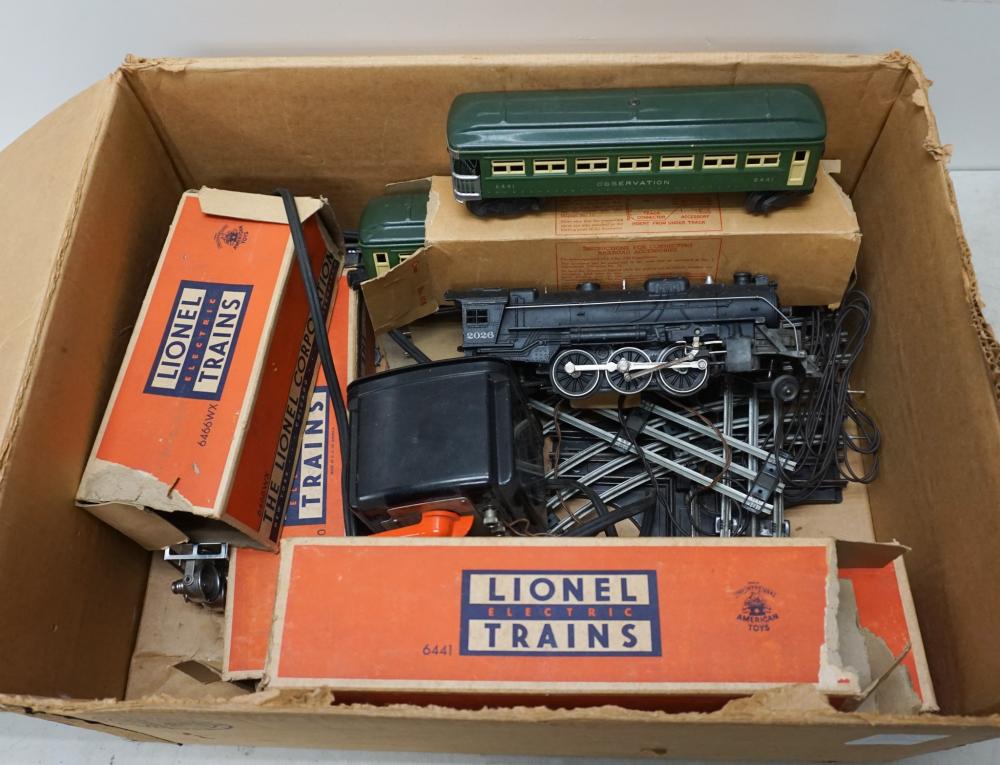 COLLECTION OF LIONEL ELECTRIC TRAINS