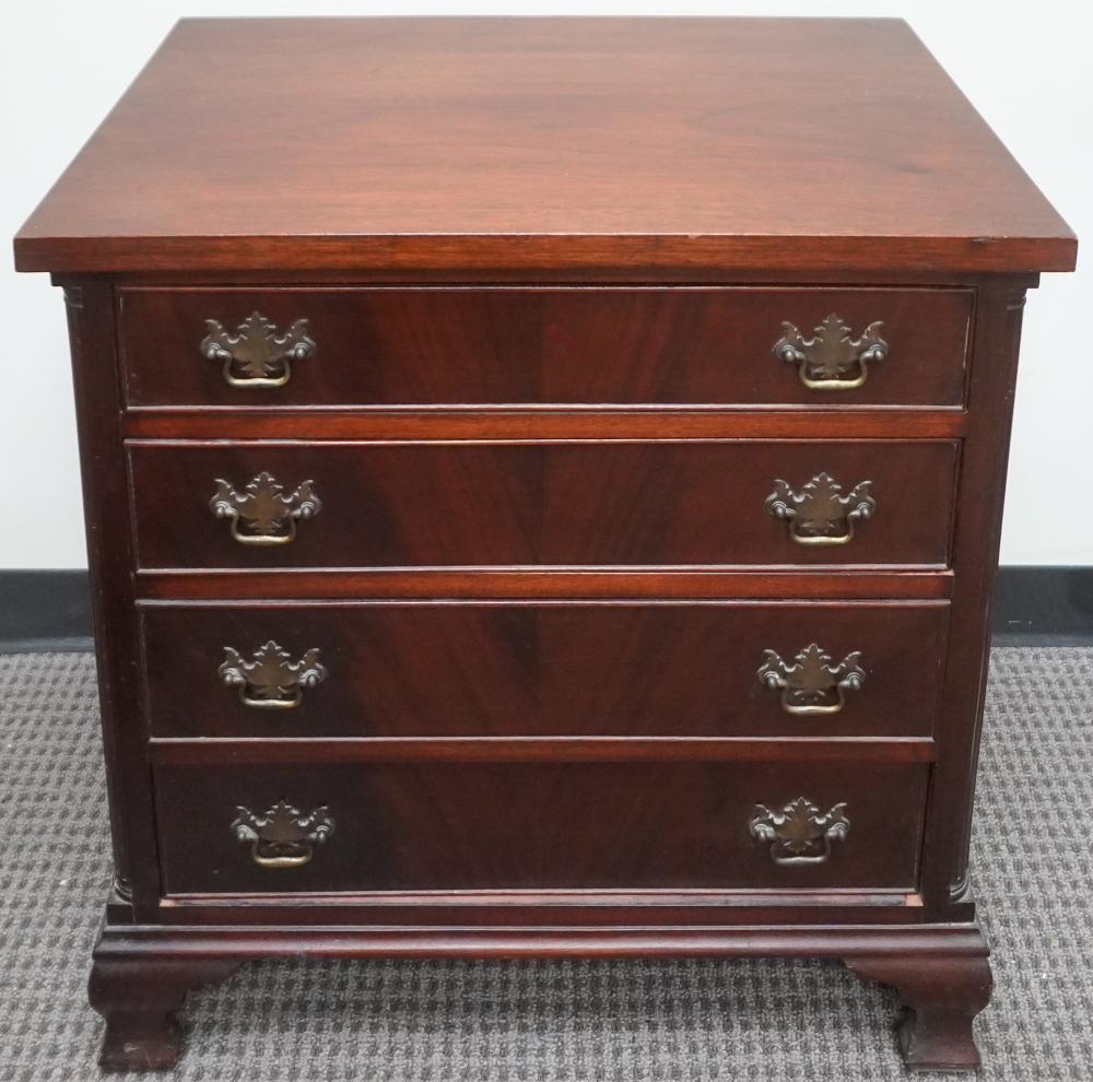 CHIPPENDALE STYLE MAHOGANY SIDE 2e5115