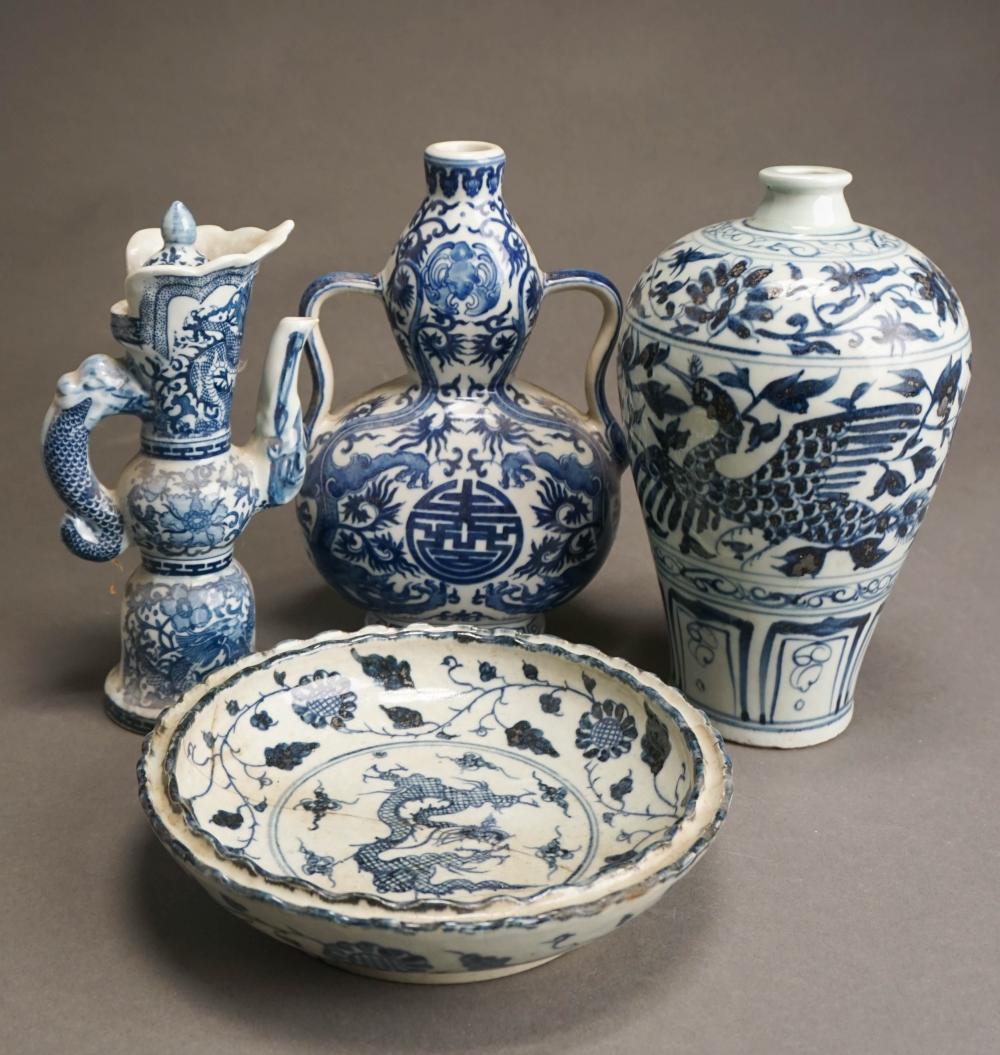 FOUR CHINESE BLUE AND WHITE PORCELAIN