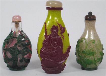 Three Chinese glass overlay snuff