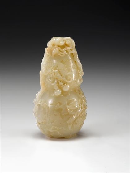 Very fine Chinese white jade gourd 4a202