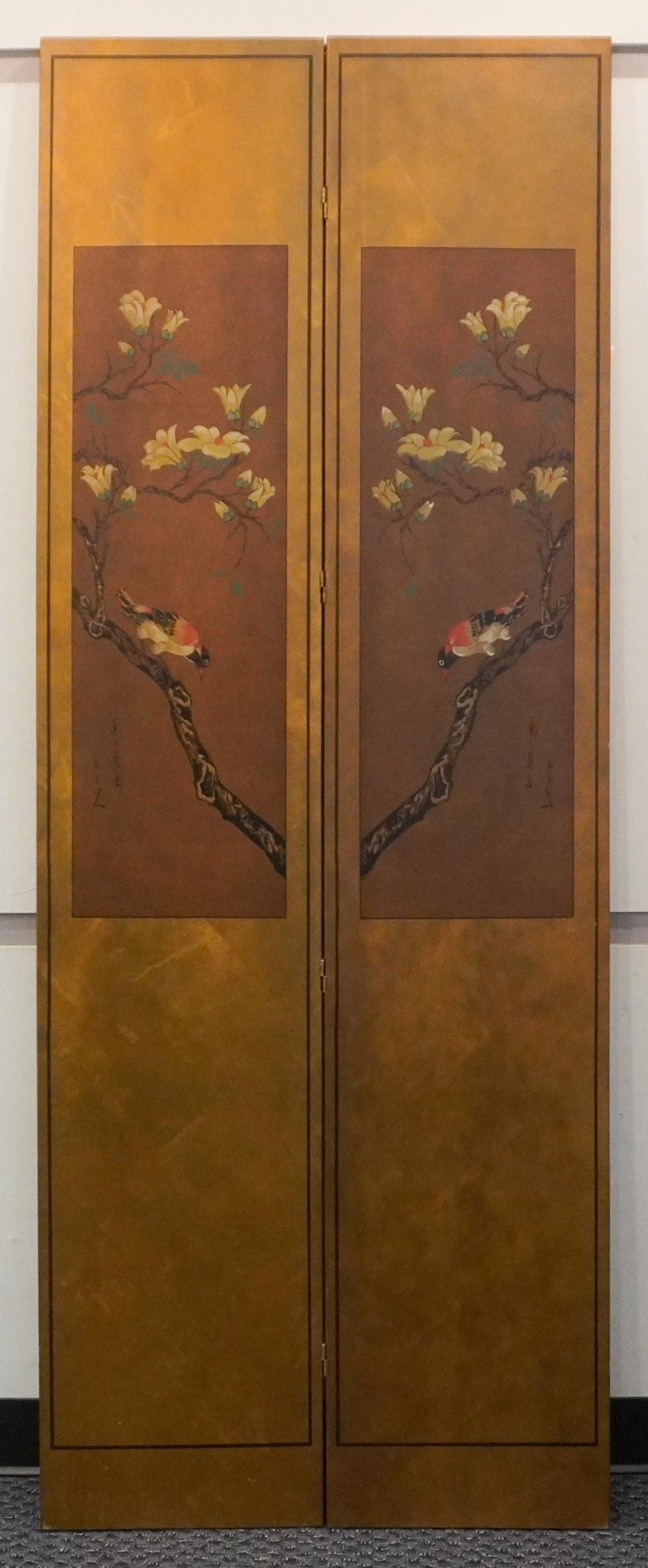 CHINESE TWO PANEL PAINTED WOOD 2e5431