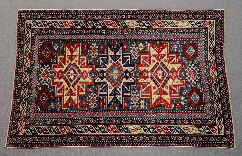 CAUCASIAN LESGHI RUG EARLY 20TH 2e558e