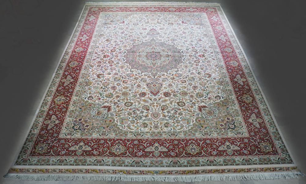 TABRIZ RUG, LATE 20TH CENTURY,