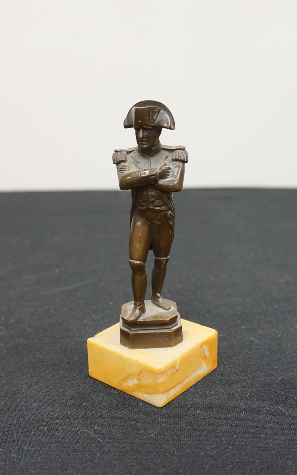 BRONZE FIGURE OF NAPOLEON ON A 2e5693