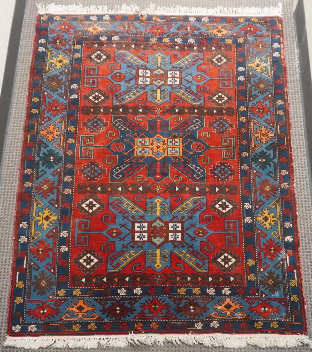 TRIBAL RUG 6 FT 4 IN X 4 FT 4 INTribal 2e5783