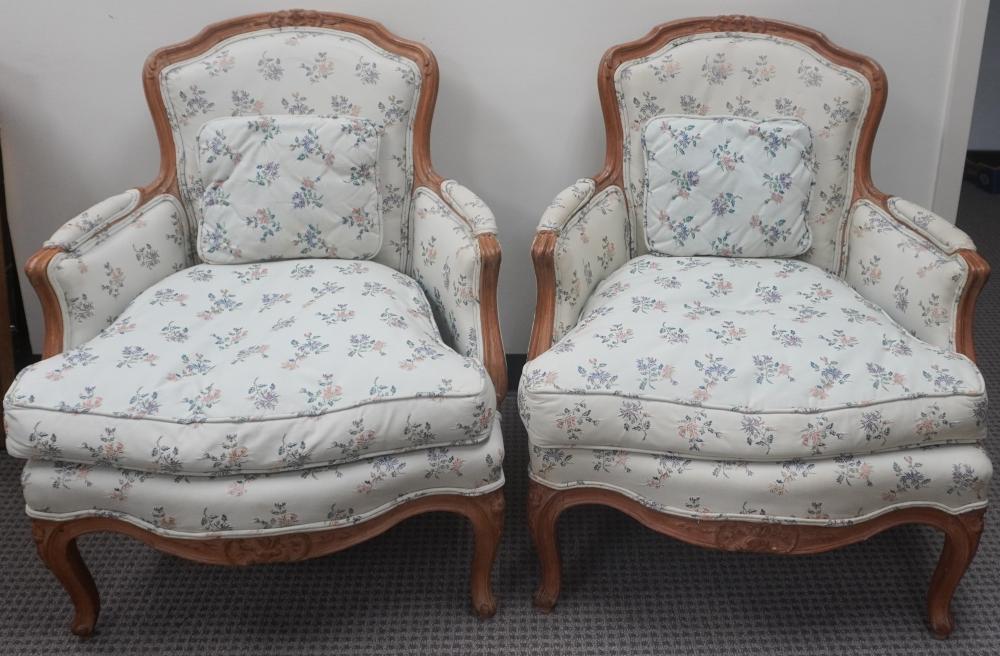 PAIR OF PROVINCIAL STYLE FRUITWOOD 2e57b7