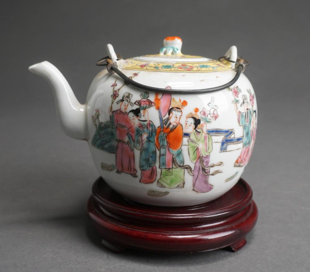 CHINESE FAMILLE ROSE PORCELAIN 2e5855