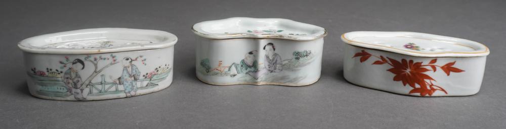 THREE CHINESE EXPORT PORCELAIN