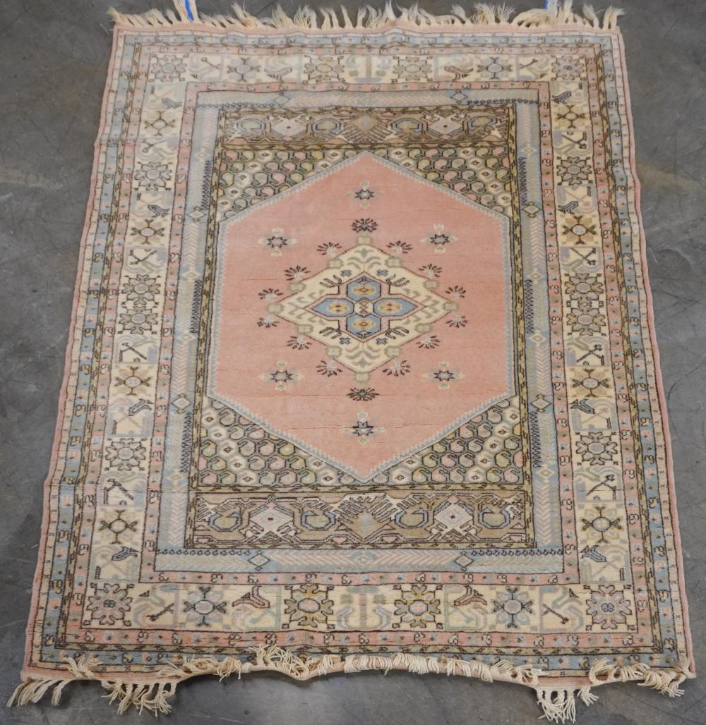 TURKISH RUG 7 FT 6 IN X 5 FT 6