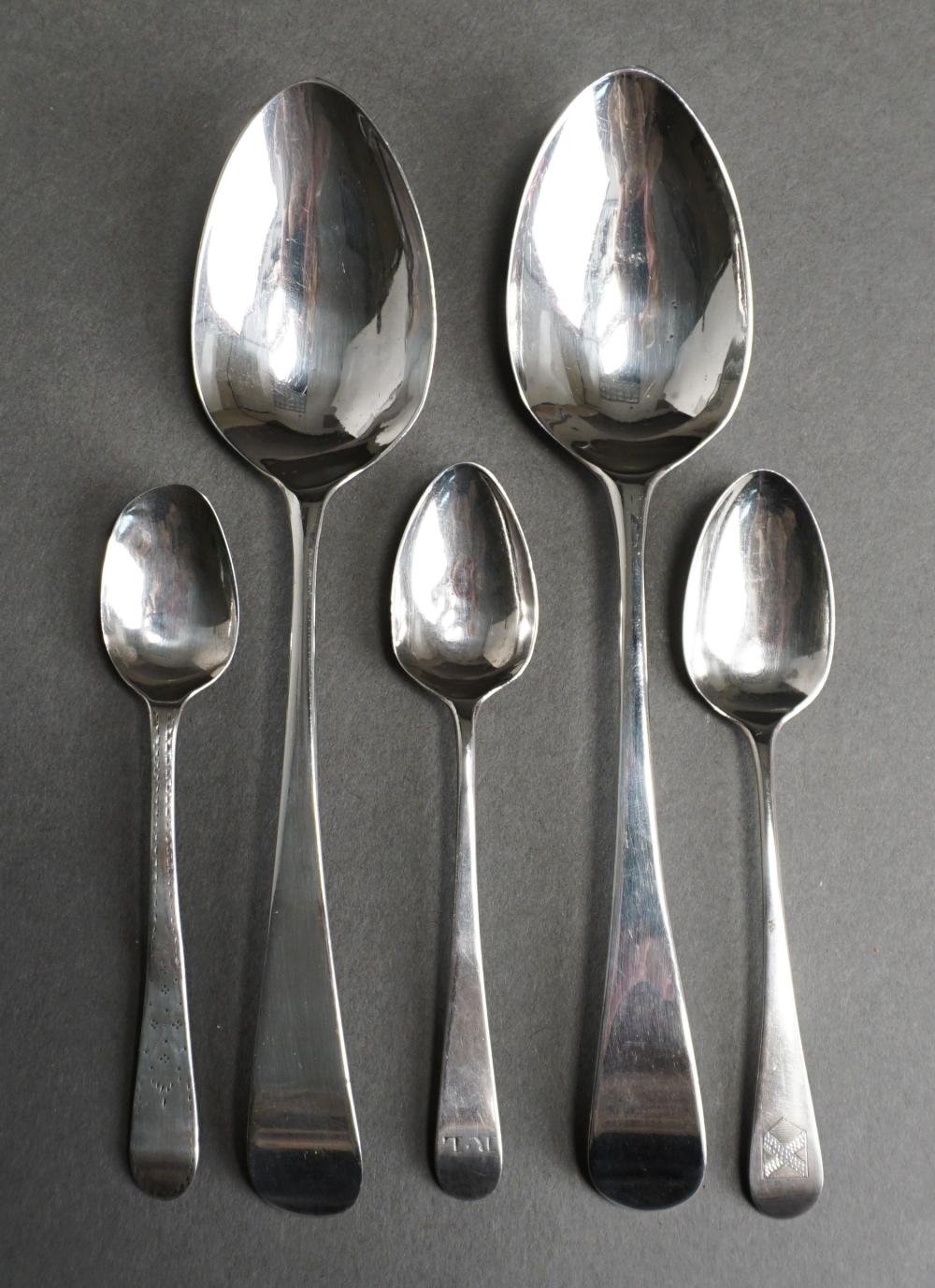 FIVE ENGLISH STERLING SILVER SPOONS  2e5a7a