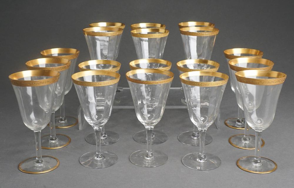 EIGHTEEN PIECE ASSEMBLED GILT LIP 2e5ae7