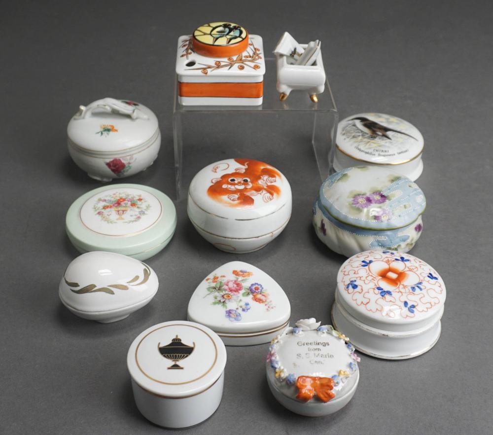 COLLECTION OF 12 PAINTED PORCELAIN