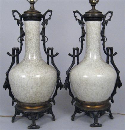 Pair of Chinese Ge type glazed 4a2d3