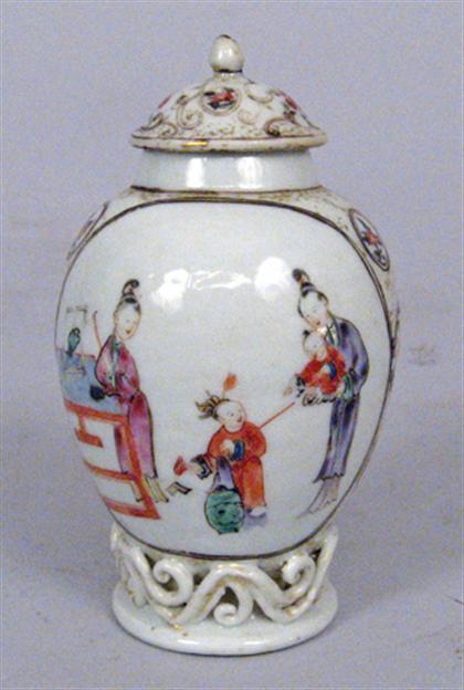 Small Chinese export covered vase  