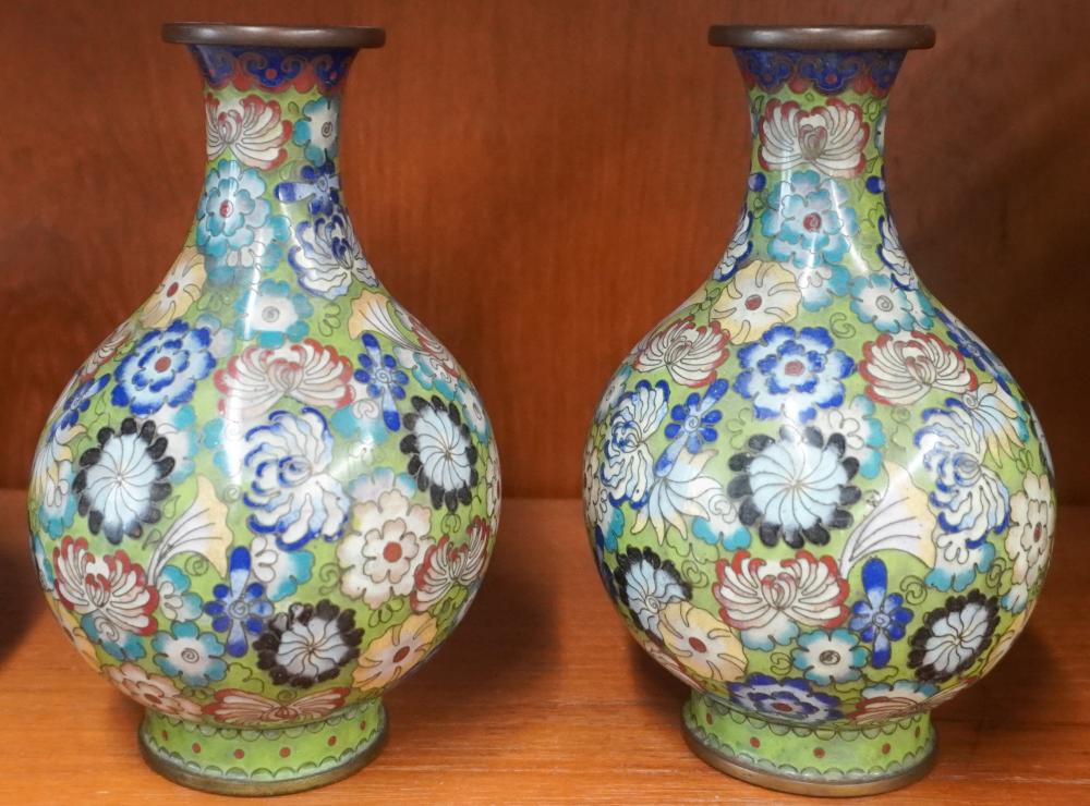 PAIR CHINESE CLOISONNE VASES H  2e5d57