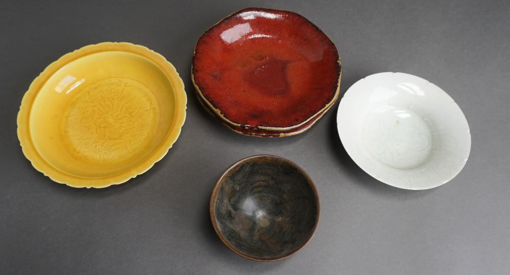 GROUP OF CHINESE CERAMIC PLATES 2e5d7d