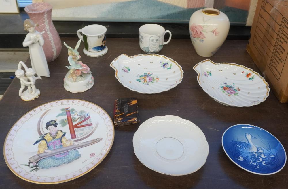 GROUP OF EUROPEAN PORCELAIN TABLE 2e5d8a