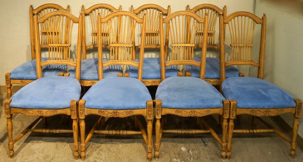 SET OF EIGHT PROVINCIAL STYLE OAK 2e5dd3