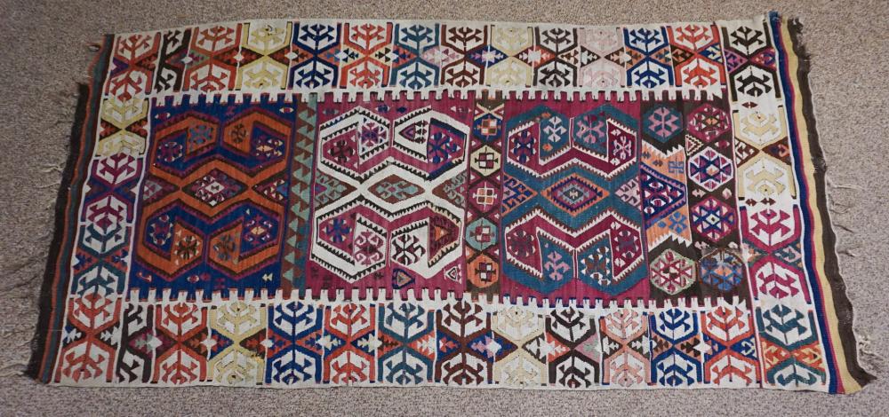 KILIM RUG 5 FT 9 IN 3 FT 2 INKilim 2e5de0