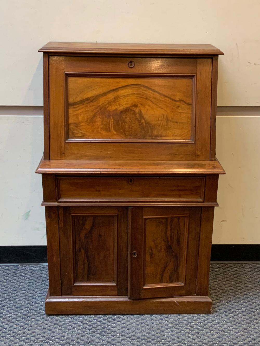 VICTORIAN WALNUT SLANT FRONT DESK