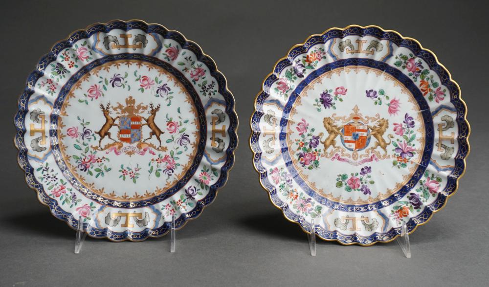 PAIR SAMSON FLUTED LIP ARMORIAL 2e5e1e