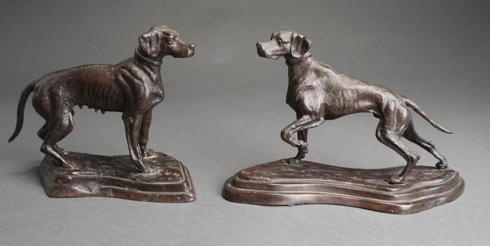TWO BRONZE FIGURES OF HUNTING DOGS  2e5e73