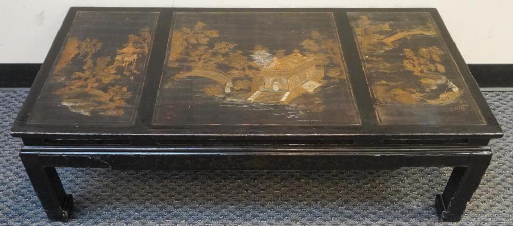 CHINESE GILT AND BLACK LACQUERED 2e5e87