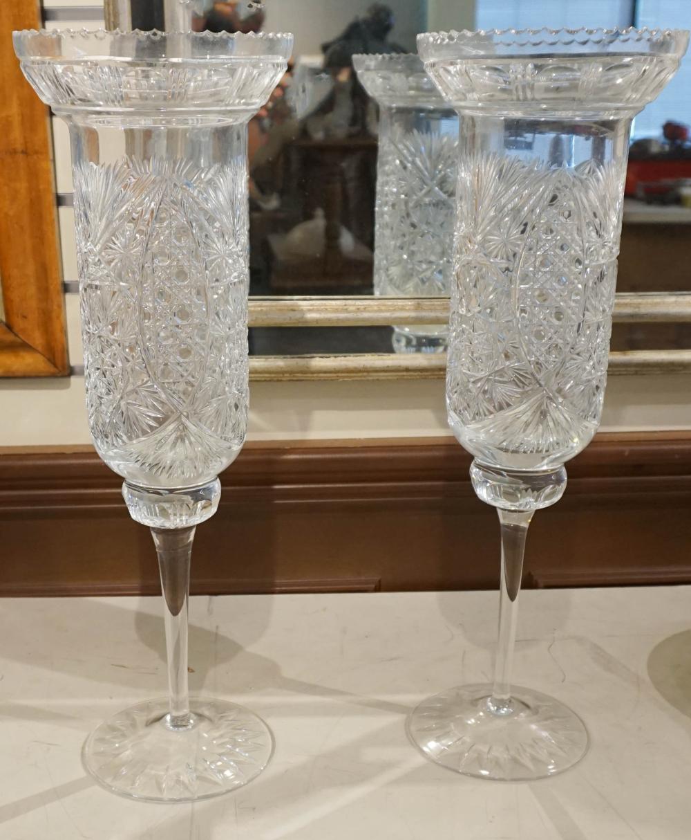 PAIR OF MODERN CUT CRYSTAL PEDESTAL 2e5f4d