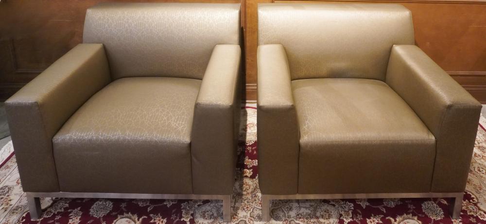 PAIR OF HICKORY BUSINESS FURNITURE 2e6071