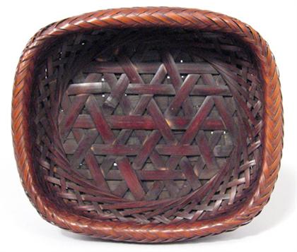 Good Japanese woven basket    signed,