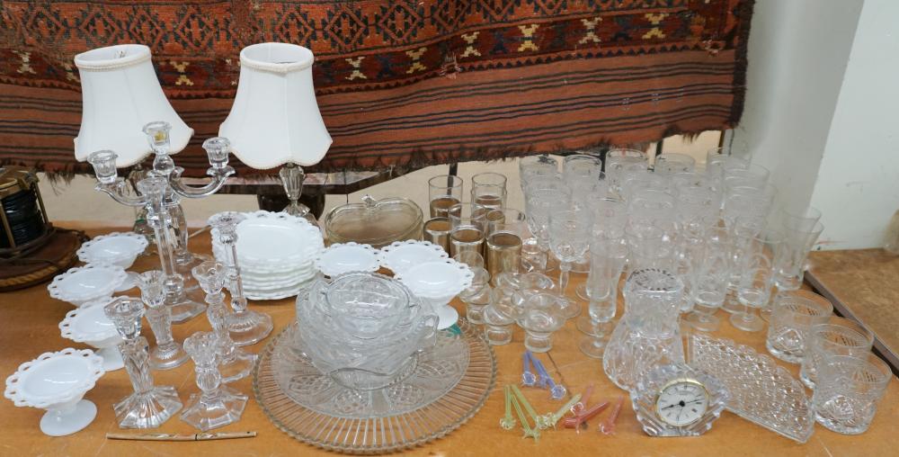 COLLECTION OF ASSORTED GLASS AND 2e6275