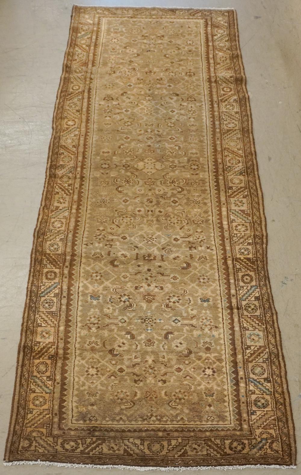 MALAYER RUG 10 FT 8 IN X 3 FT 5 2e62c4