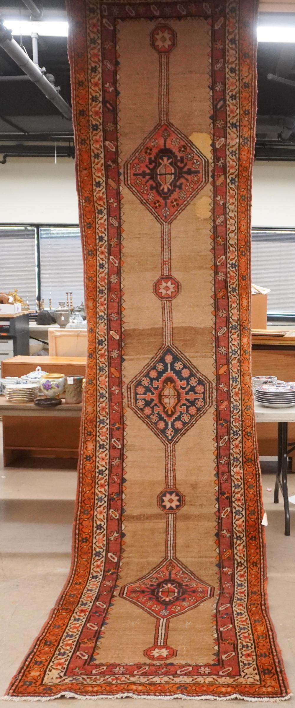 SARAB RUG, 13 FT 4 IN X 3 FT 1