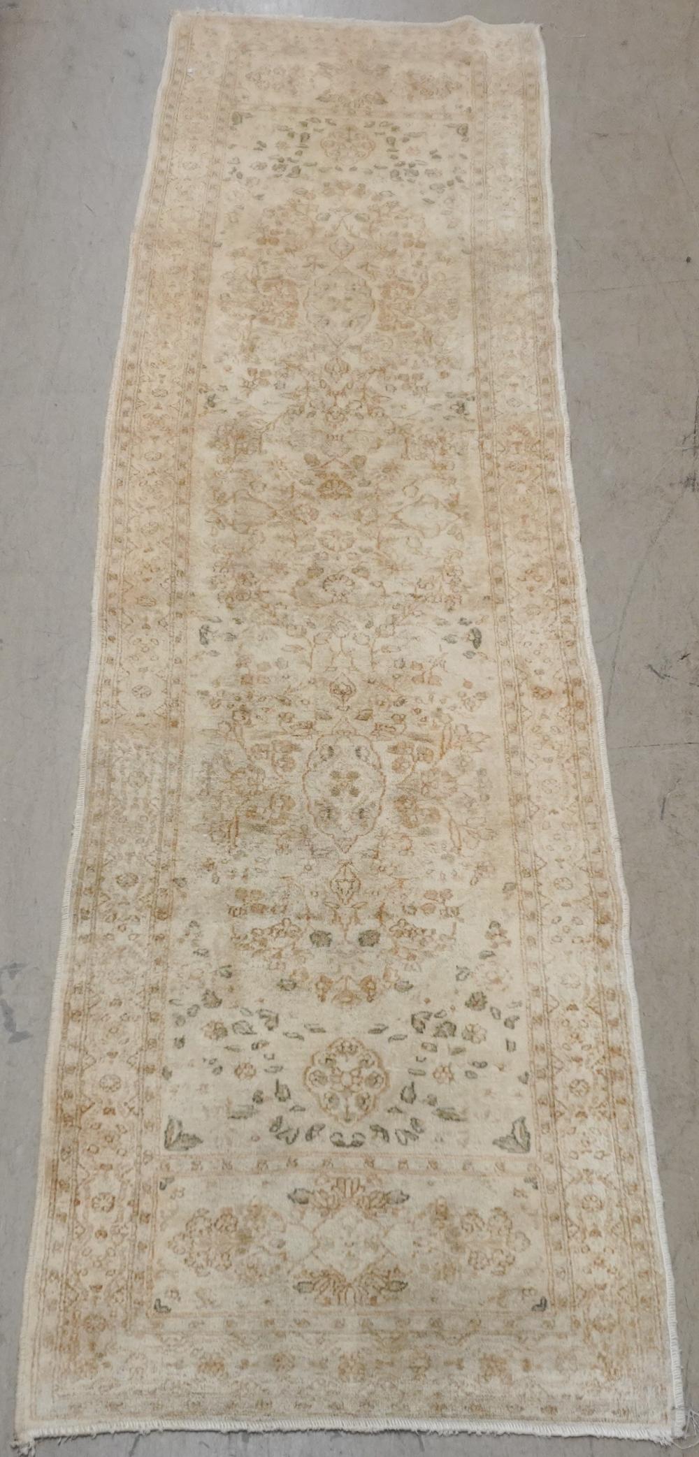 KERMAN RUG, 9 FT 10 IN X 2 FT 4