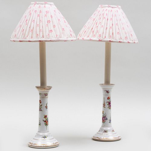 PAIR OF PORCELAIN CANDLESTICK LAMPS 2e3c41