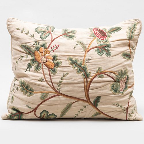 MISCELLANEOUS GROUP OF FIVE PILLOWS21 2e3c58