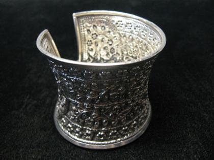Large sterling cuff    Wide hourglass